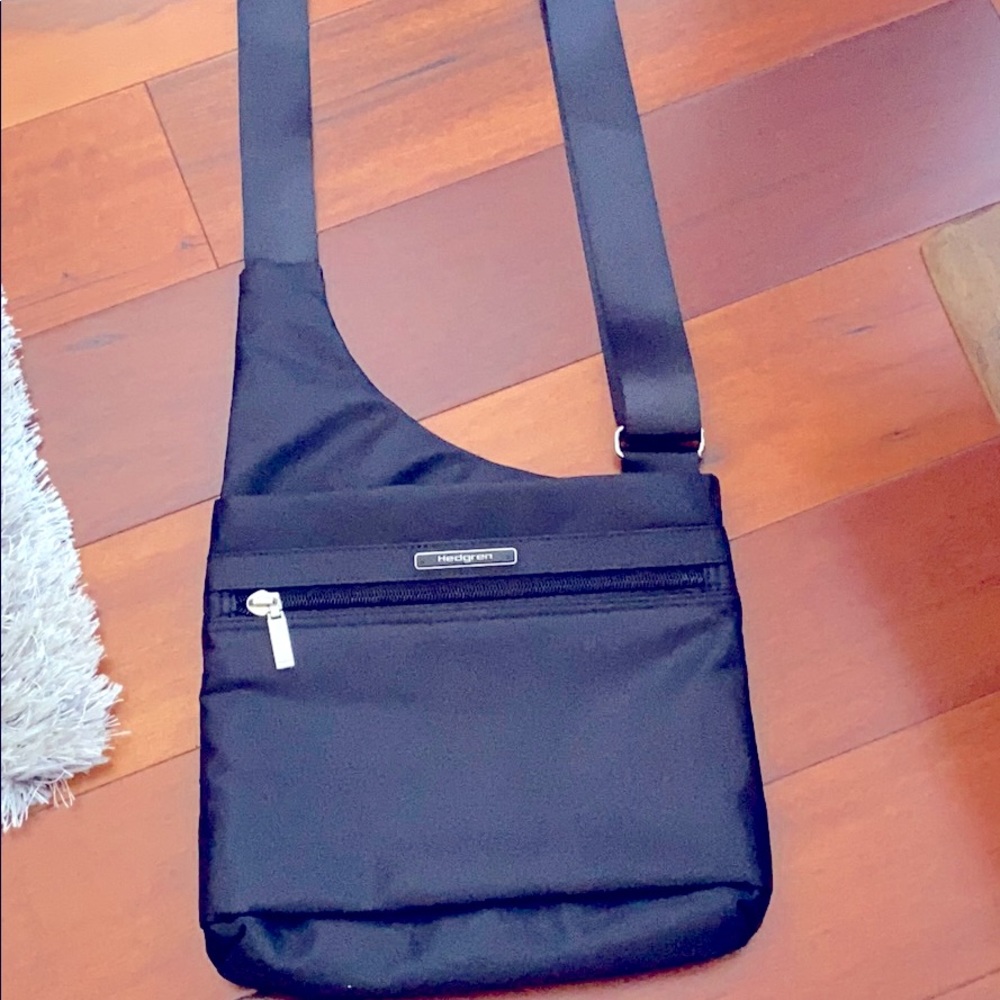 New Hedgren black cross body bag